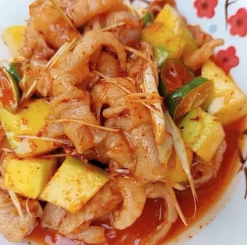 Hình ảnh Chân gà sốt Thái - chân gà rút xương