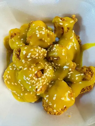 Hình ảnh Gà viên popcorn sốt mật ong