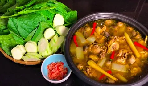 Hình ảnh Lẩu gà hầm sả - 1 con
