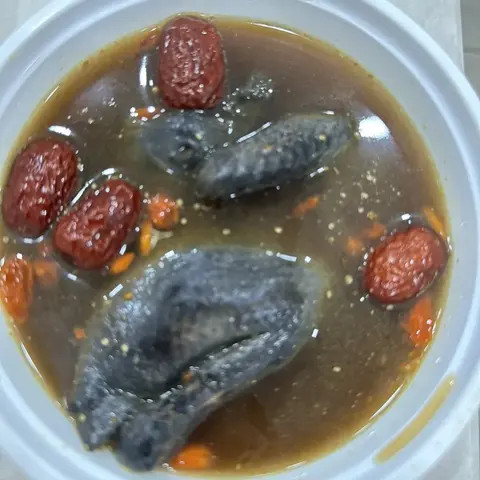 Hình ảnh Gà ác tiềm tam thất