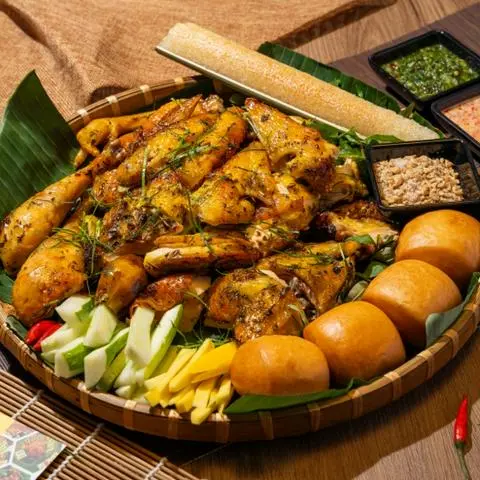 Hình ảnh Combo 1 gà mắm nhĩ - 1 cơm lam - 6 bánh bao