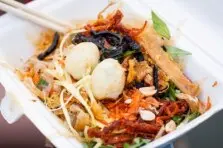 Hình ảnh Tráng trộn khô bò đen tóp mỡ đặc biệt