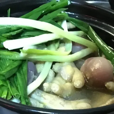 Hình ảnh Chân gà hấp hành