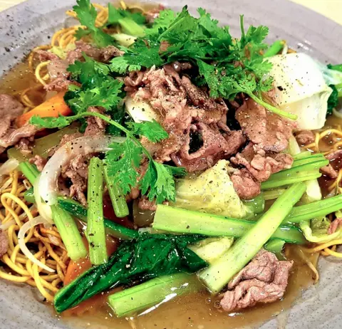 Hình ảnh Mì xào bò+ tóp mỡ 