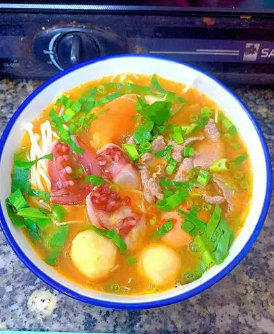 Hình ảnh Mì lẩu Thái