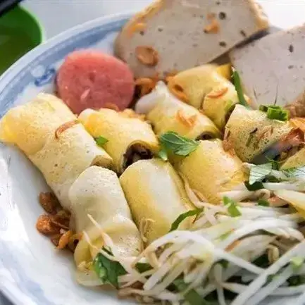 Hình ảnh Bánh cuốn trứng đặc biệt full topping