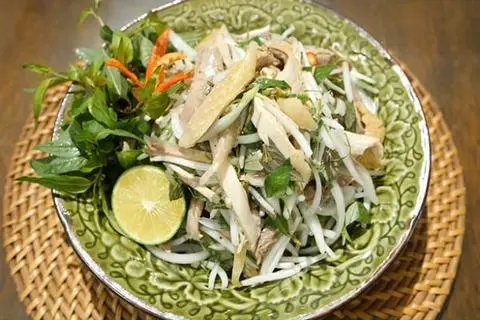 Hình ảnh Nộm gà xé phay