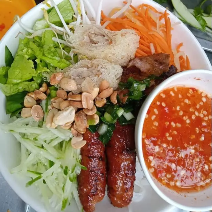 Hình ảnh Bún thịt nướng chả giò