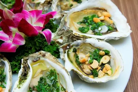 Hình ảnh Hàu Đá nướng mỡ hành