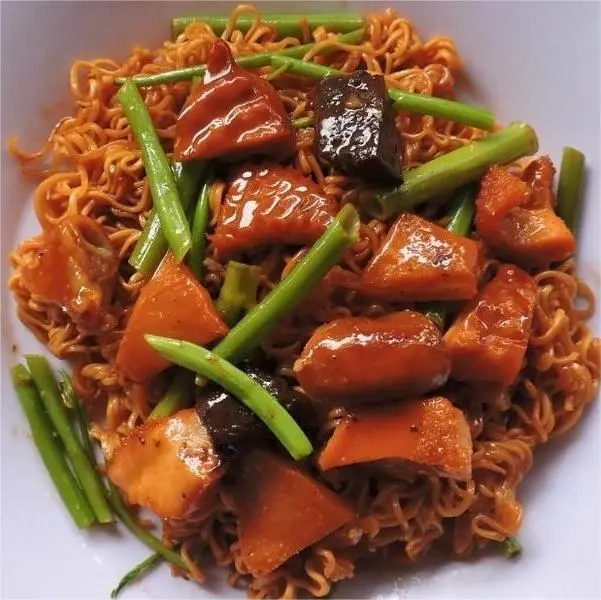 Hình ảnh Mì xào phá lấu