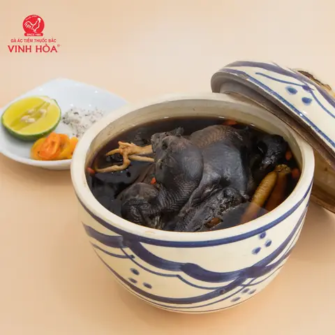 Hình ảnh Gà ác tiềm thuốc Bắc