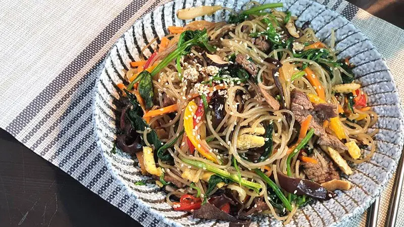 Hình ảnh Miến tay cầm bò