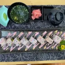Hình ảnh Combo chay cuộn bơ avocado và súp miso