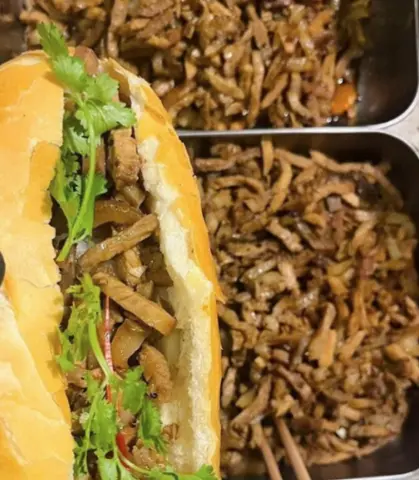 Hình ảnh Bánh mì thịt khìa