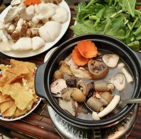 Hình ảnh Lẩu bò thập cẩm