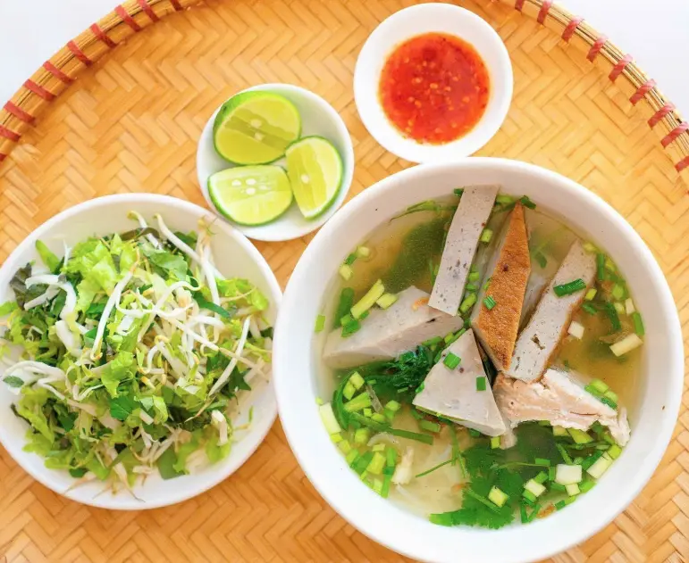 Hình ảnh Bánh canh bột mì pha gạo chả cá
