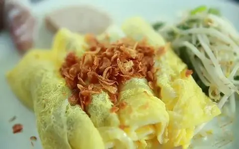 Hình ảnh Bánh cuốn trứng đầy đủ