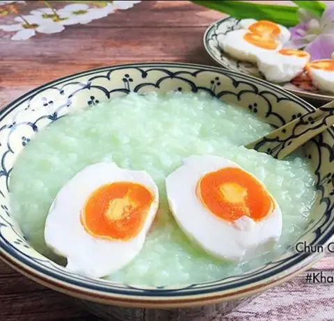 Hình ảnh Cháo trắng hột vịt muối
