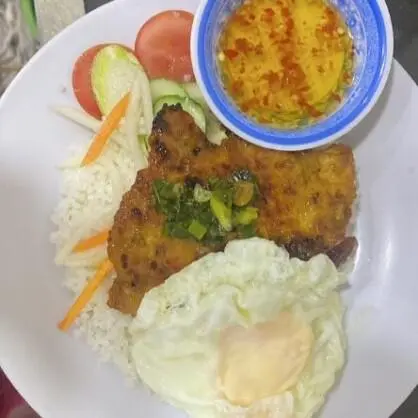 Hình ảnh Cơm tấm sườn trứng