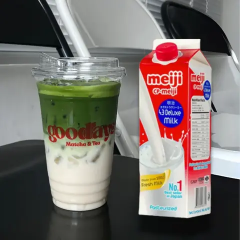 Hình ảnh Matcha latte - Meiji đỏ