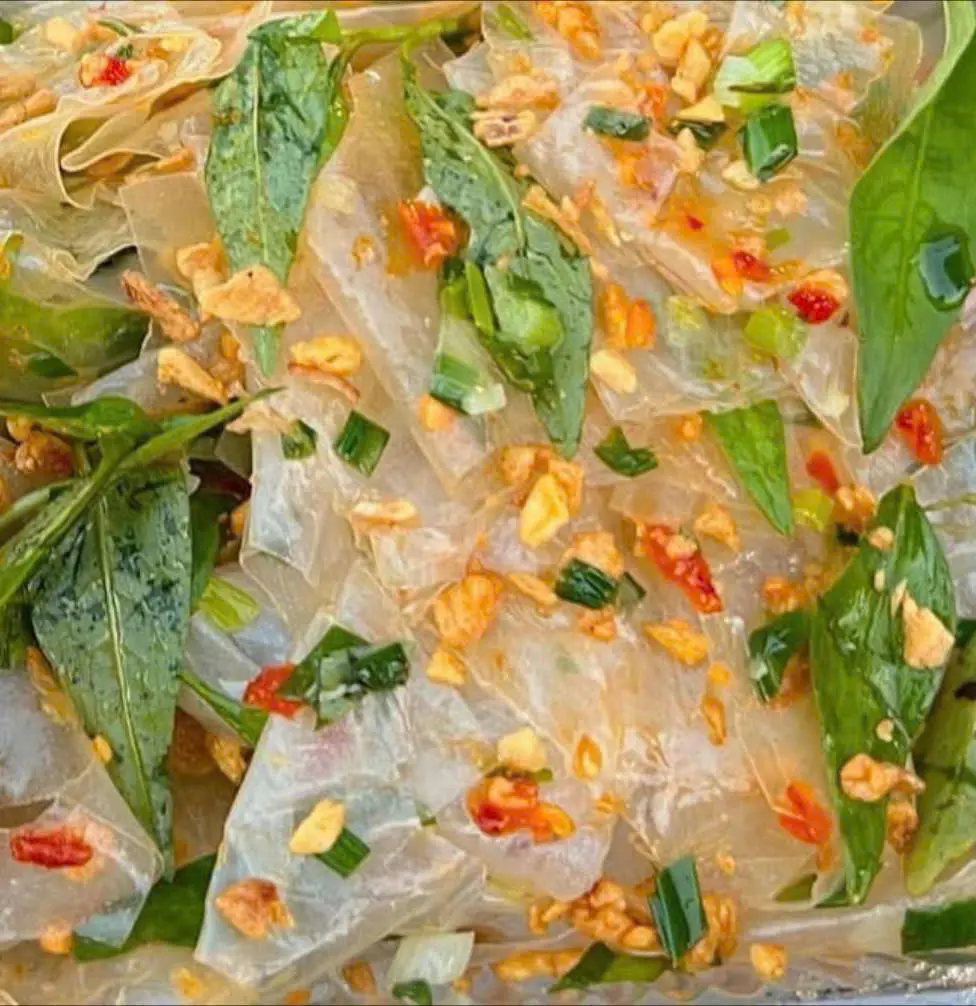 Hình ảnh Bánh tráng tỏi phi kèm rau răm