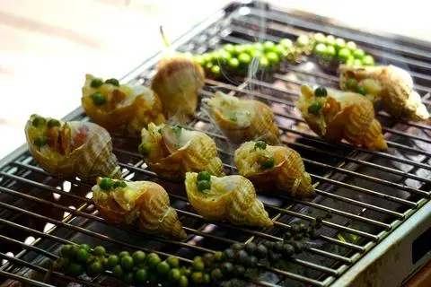 Hình ảnh Ốc bulot nướng tiêu xanh