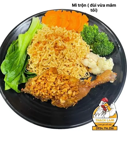 Hình ảnh Mì trộn đùi vừa mắm tỏi
