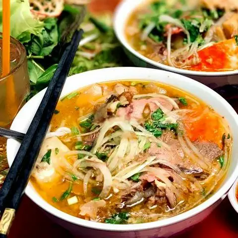Hình ảnh Bún Tái + Chả