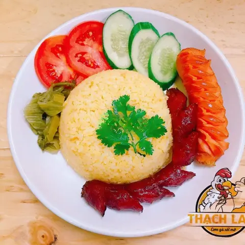 Hình ảnh Cơm xúc xích lạp xưởng