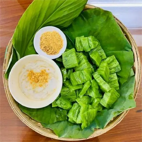 Hình ảnh BÁNH ĐÚC GÂN LÁ DỨA (HỘP ĐẦY ĐỦ  750GR)