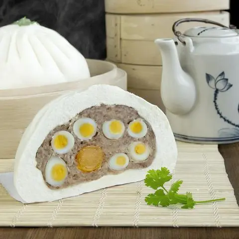 Hình ảnh Bánh bao khổng lồ 8 trứng