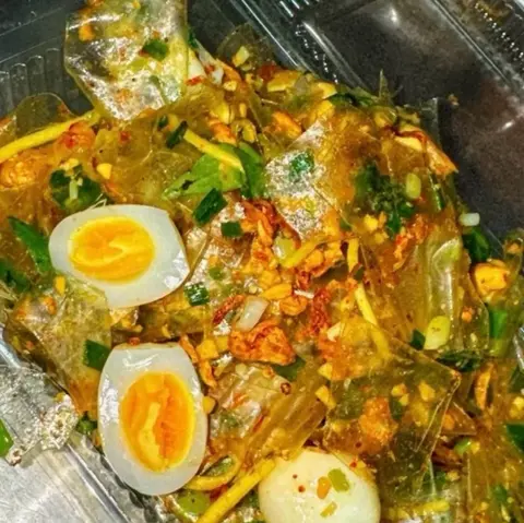Hình ảnh Bánh tráng trộn truyền thống - bánh phơi sương