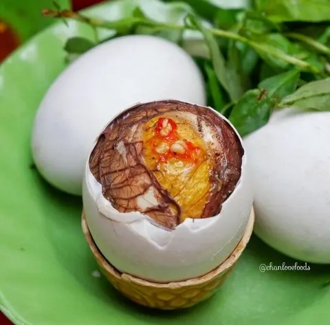 Hình ảnh Hột vịt lộn luộc