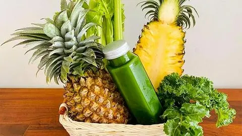 Hình ảnh Ép detox cần tây thơm