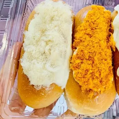 Hình ảnh Bánh mì phomai mix 2 vị chà bông