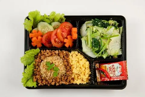 Hình ảnh Cơm thịt heo trứng chiên - canh