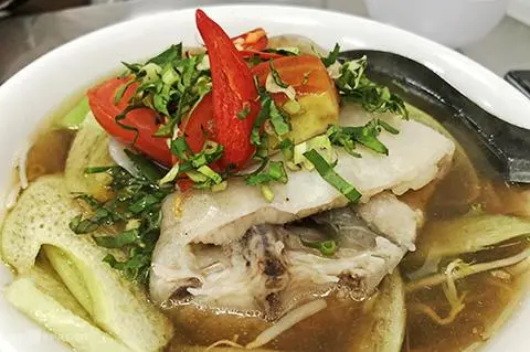 Hình ảnh Cơm canh chua cá hú
