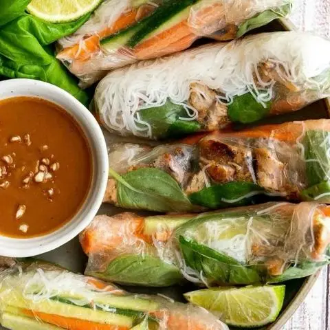 Hình ảnh Gỏi cuốn nem nướng
