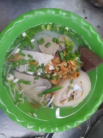 Hình ảnh Hủ tiếu thập cẩm giò