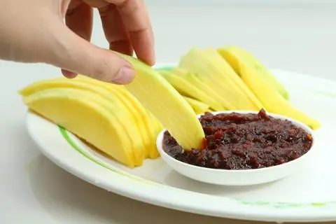 Hình ảnh Xoài keo 300gr - mắm ruốc