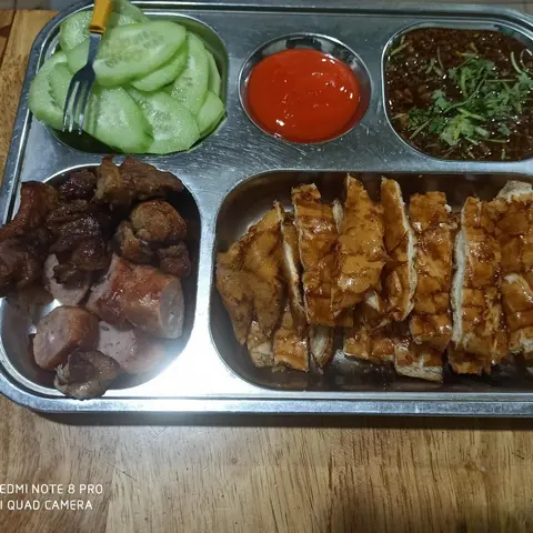 Hình ảnh 2 Bánh Mỳ - 1 Xiên Thịt - 1 Nem Nướng - 1 Cocacola