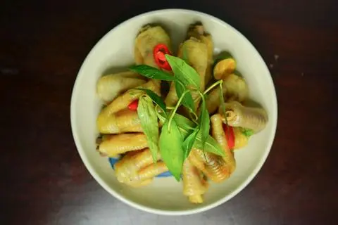 Hình ảnh Chân gà sả tắc