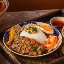 Hình ảnh Cơm tấm chả bì trứng