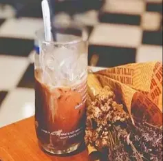 Hình ảnh Iced milk coffee (Cà phê sữa)