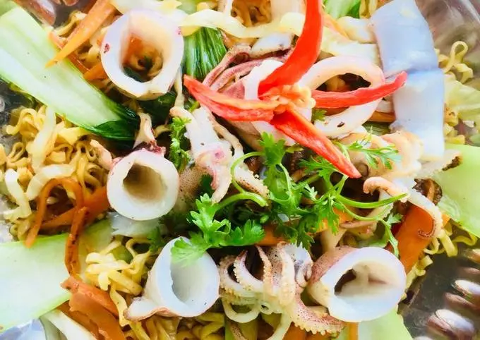 Hình ảnh Mì xào mực