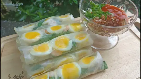 Hình ảnh Bánh tráng phơi sương cuộn lòng đào