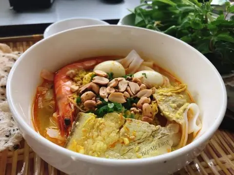 Hình ảnh Mì Quảng tom thịt trứng