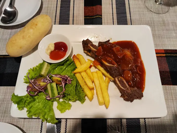 Hình ảnh Sườn heo nướng sốt BBQ - Pork ribs with BBQ sauce