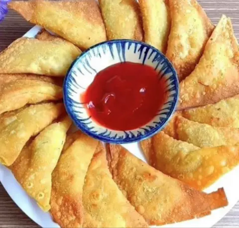 Hình ảnh Hoành thánh chiên