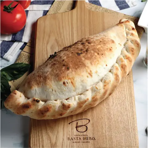 Hình ảnh Calzone pizza